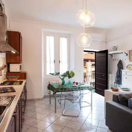 Appartamento Gioia Home: A Due Passi Dalla Stazione E Con Posto Auto