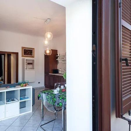 Gioia Home: A Due Passi Dalla Stazione E Con Posto Auto Apartamento Milán