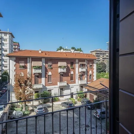 Gioia Home: A Due Passi Dalla Stazione E Con Posto Auto * Милан